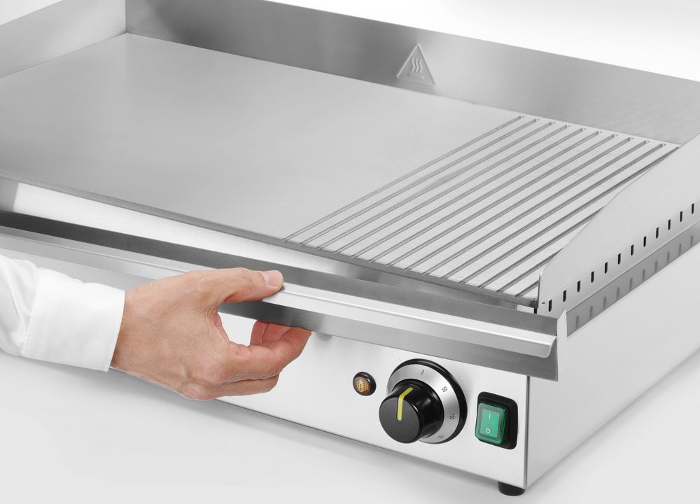 Uređena rešetka 1/3 sa rebrima, HENDI, Kitchen Line, 220-240V/3500W, 697x474x(H)241mm
